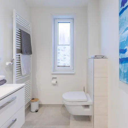 Hans Rauh Apartment *